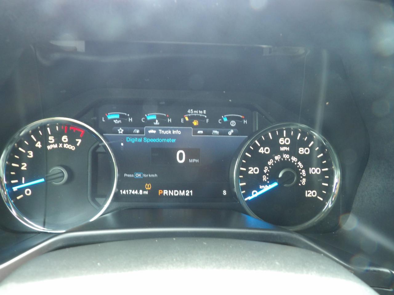 Ford F-150 4WD SuperCrew 139" Lariat 2015