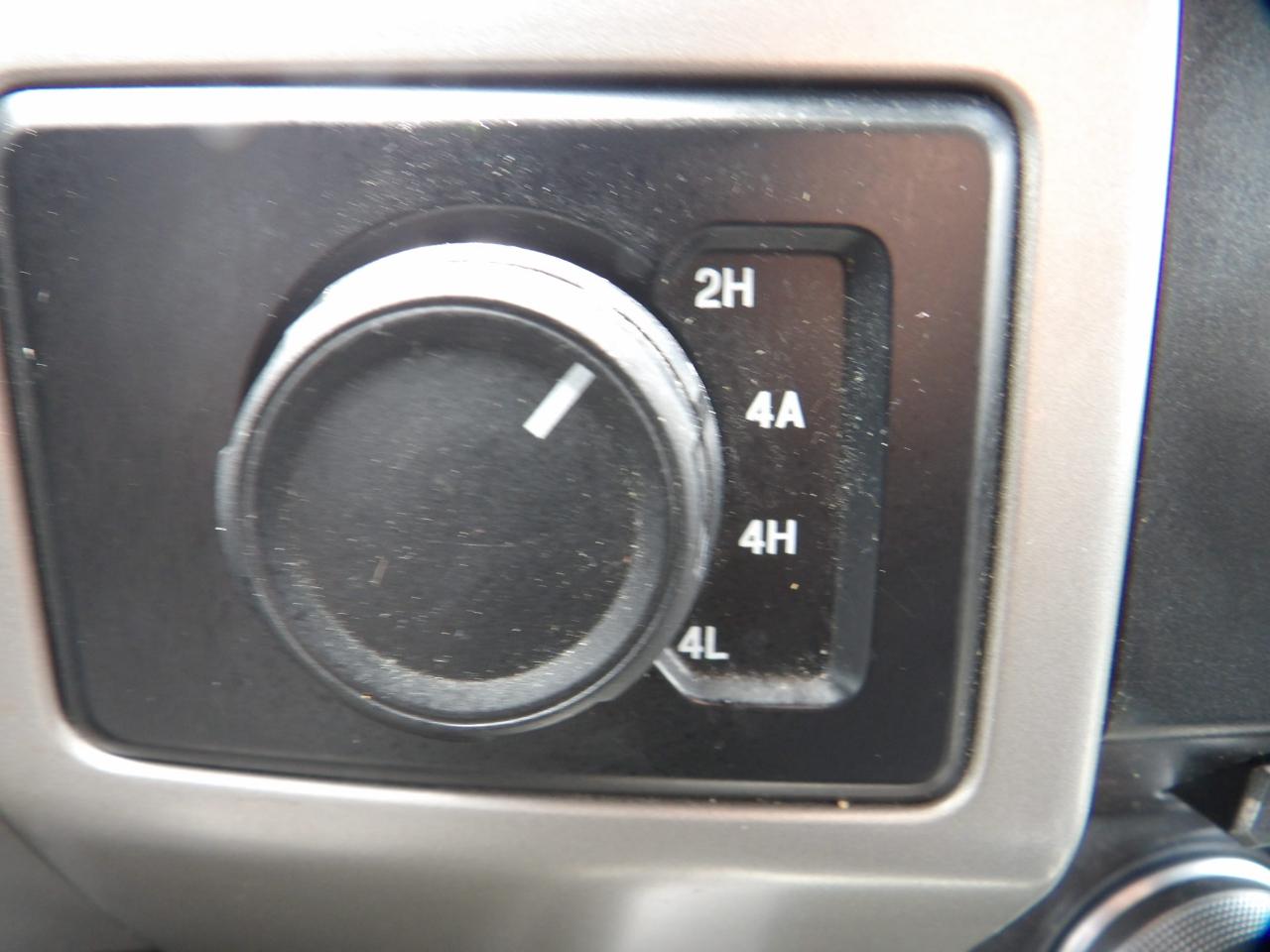 Ford F-150 4WD SuperCrew 139" Lariat 2015