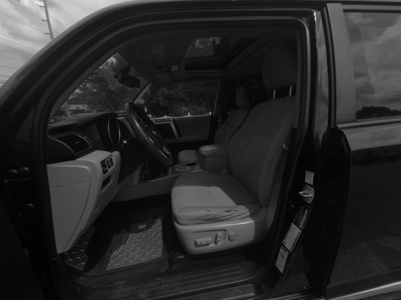 Toyota 4Runner 4WD 4dr V6 Limited (Natl) 2010