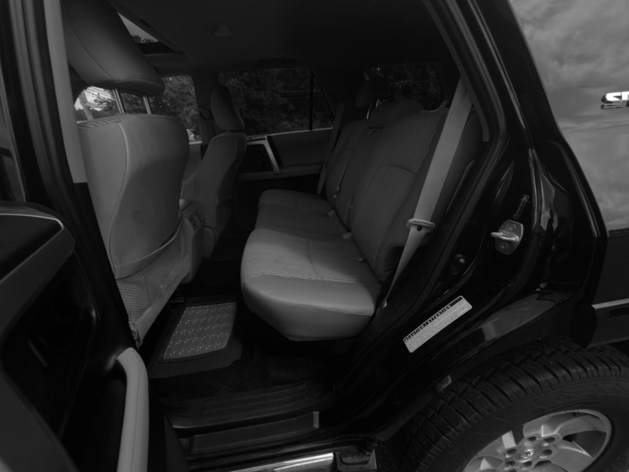 Toyota 4Runner 4WD 4dr V6 Limited (Natl) 2010