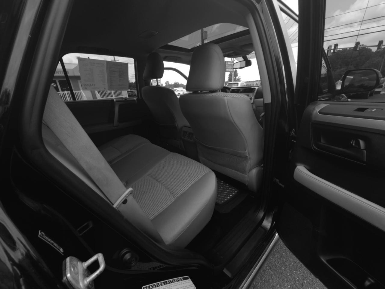 Toyota 4Runner 4WD 4dr V6 Limited (Natl) 2010