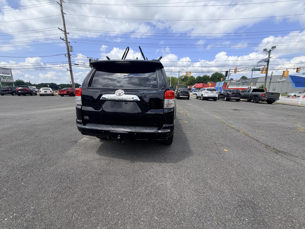 Toyota 4Runner 4WD 4dr V6 Limited (Natl) 2010