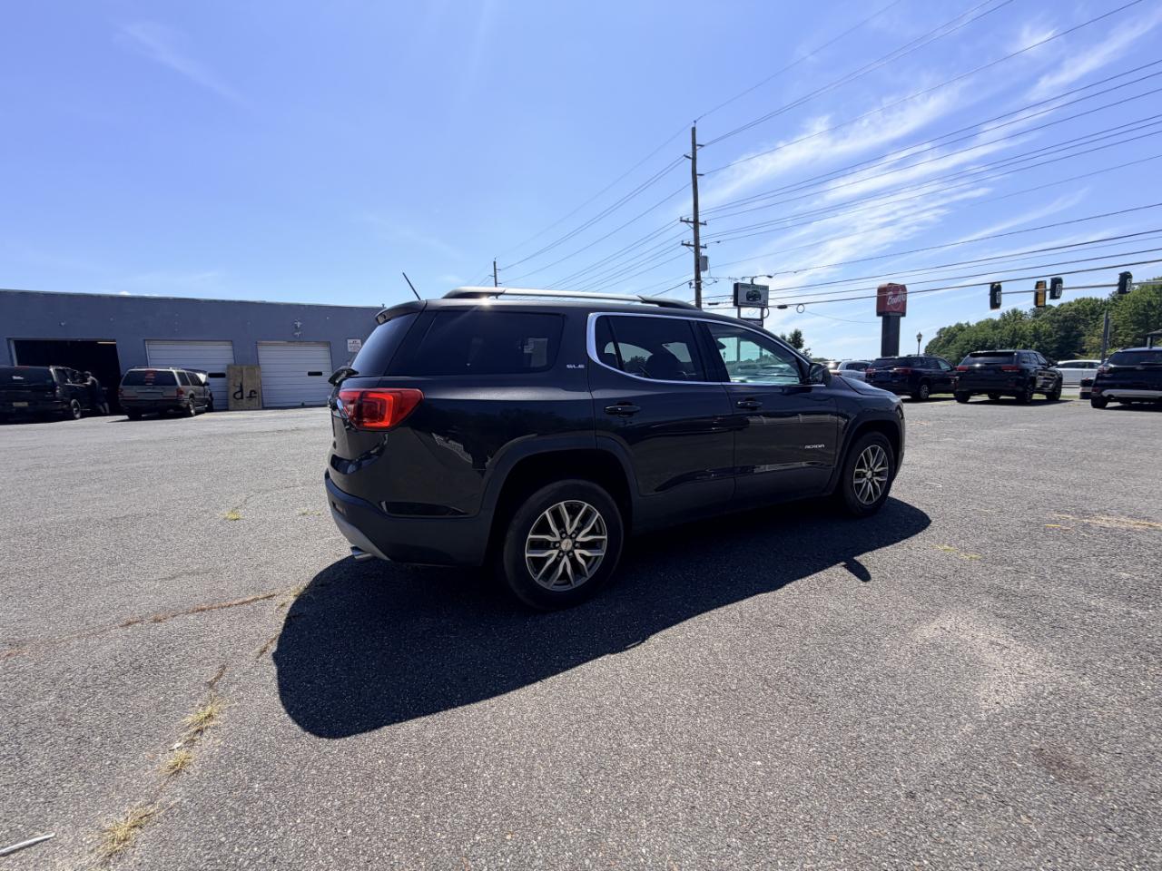 GMC Acadia FWD 4dr SLE w/SLE-2 2017