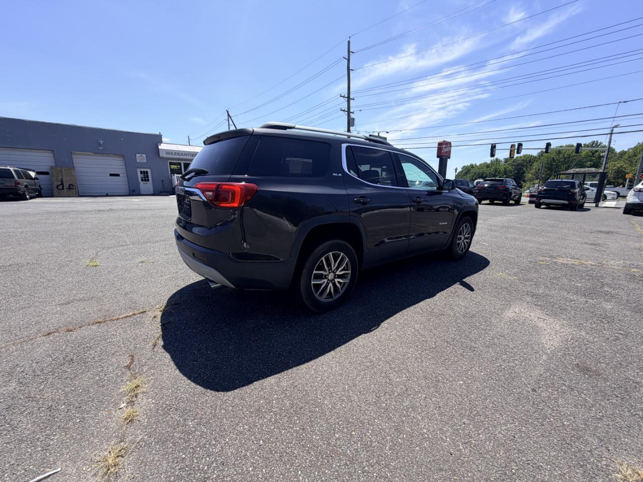 GMC Acadia FWD 4dr SLE w/SLE-2 2017