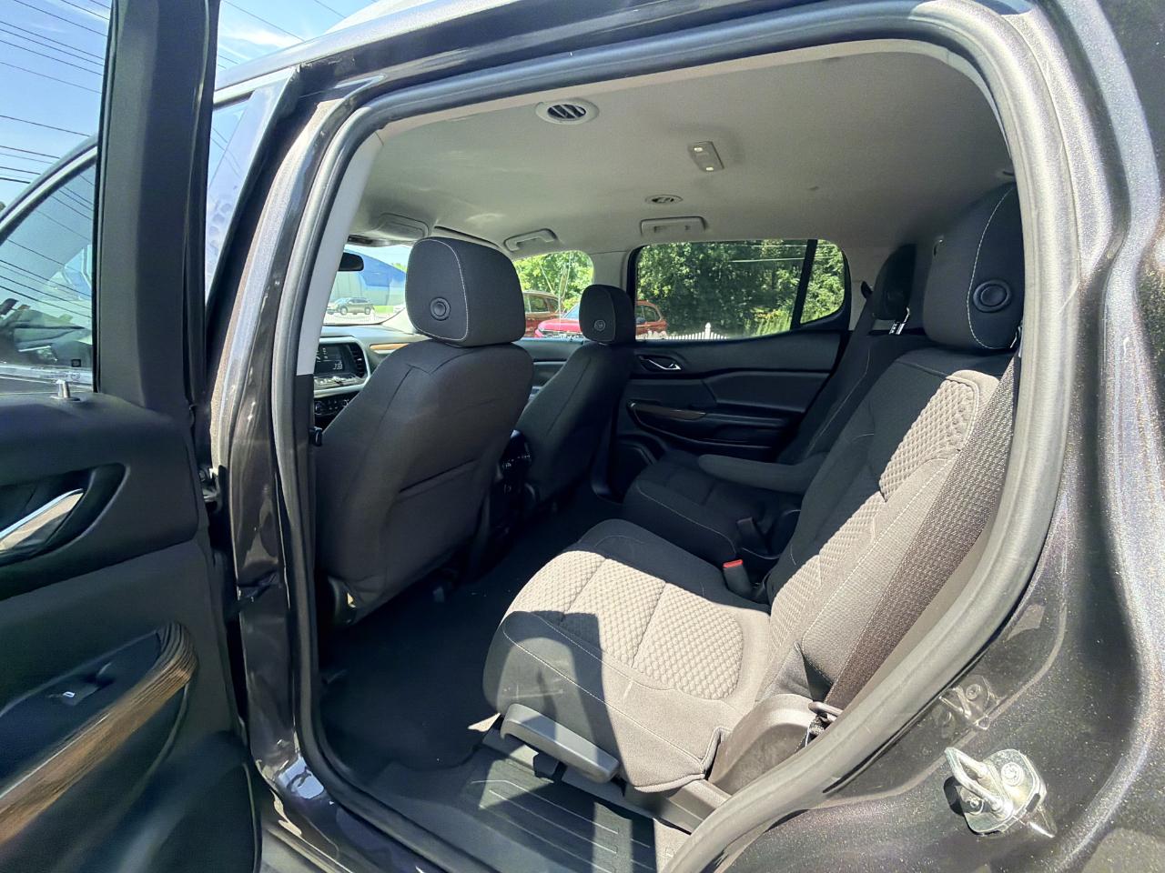 GMC Acadia FWD 4dr SLE w/SLE-2 2017