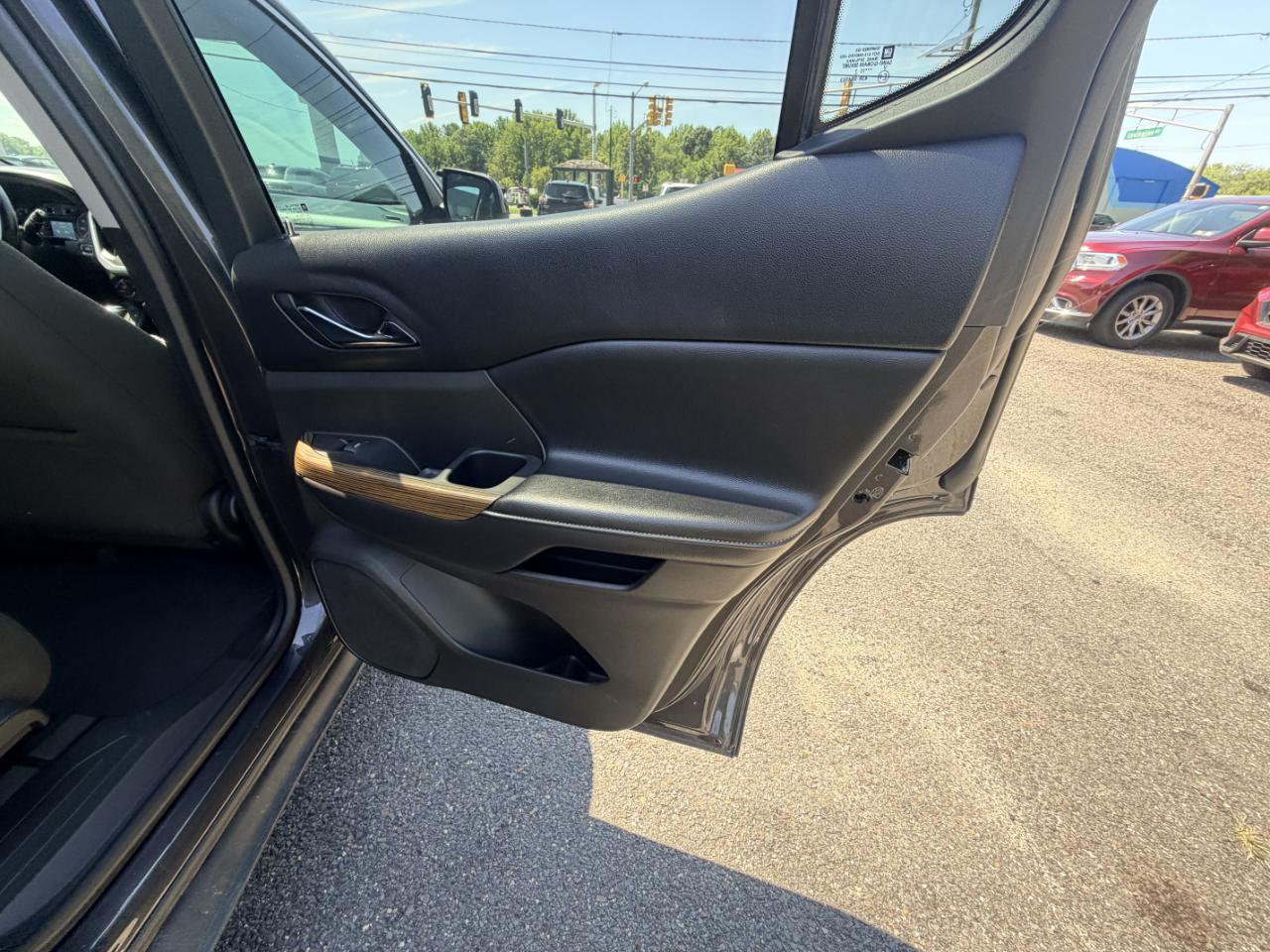 GMC Acadia FWD 4dr SLE w/SLE-2 2017