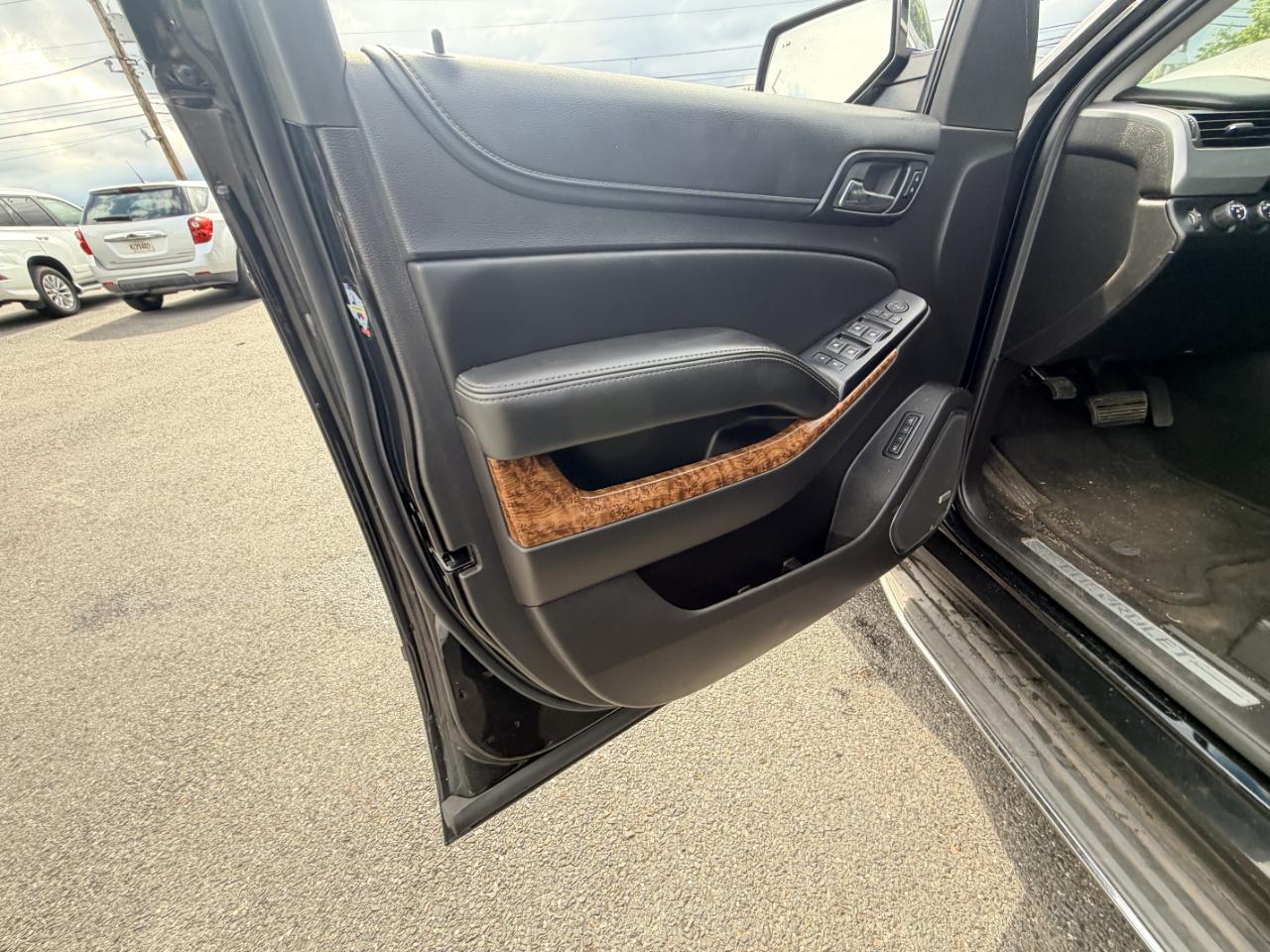 Chevrolet Suburban 4WD 4dr LTZ 2015