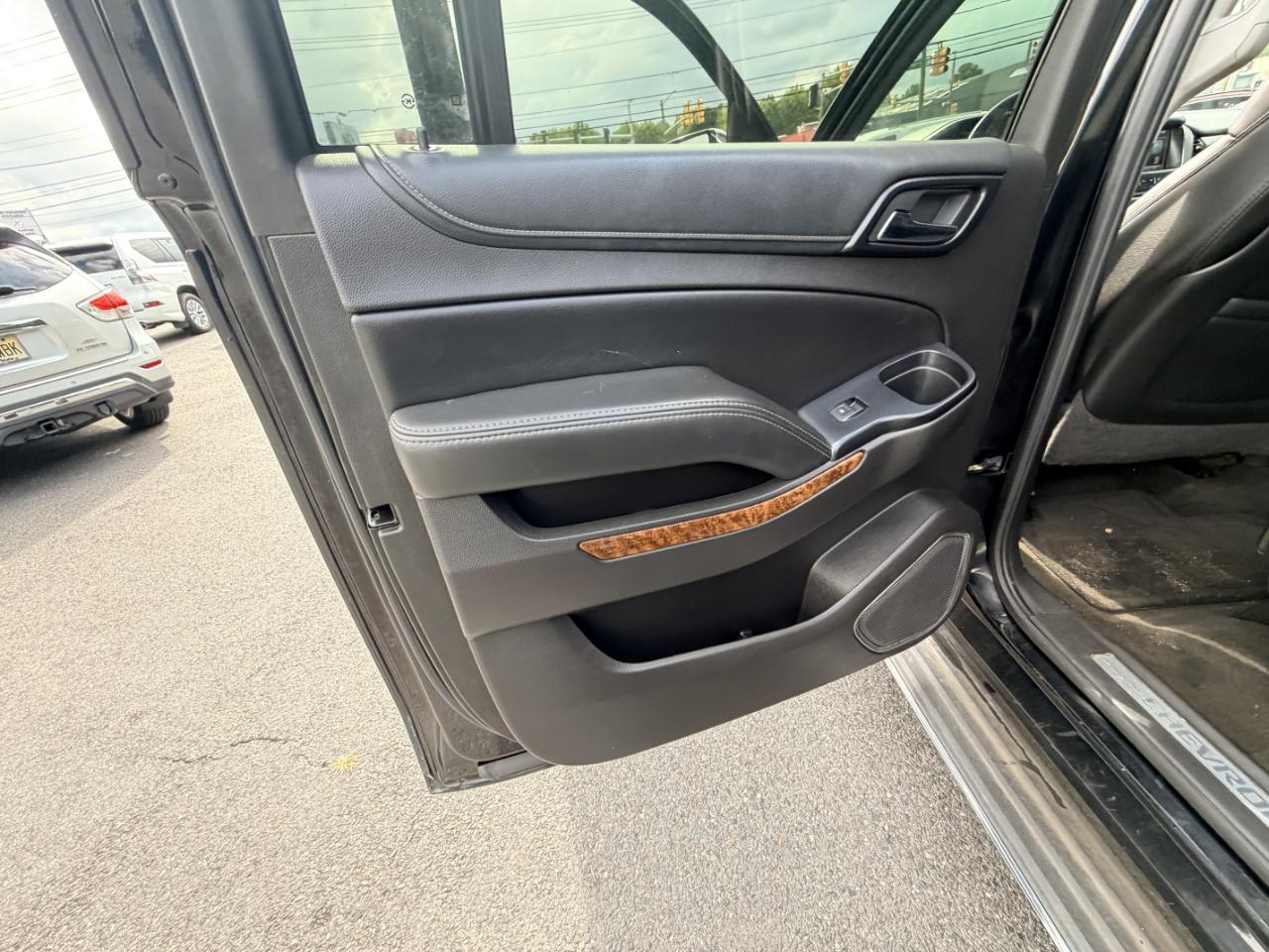 Chevrolet Suburban 4WD 4dr LTZ 2015