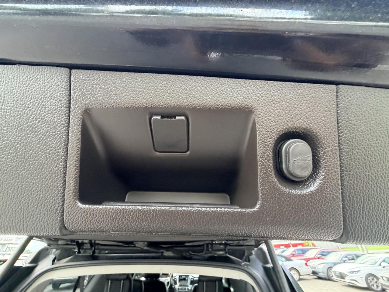 Chevrolet Suburban 4WD 4dr LTZ 2015