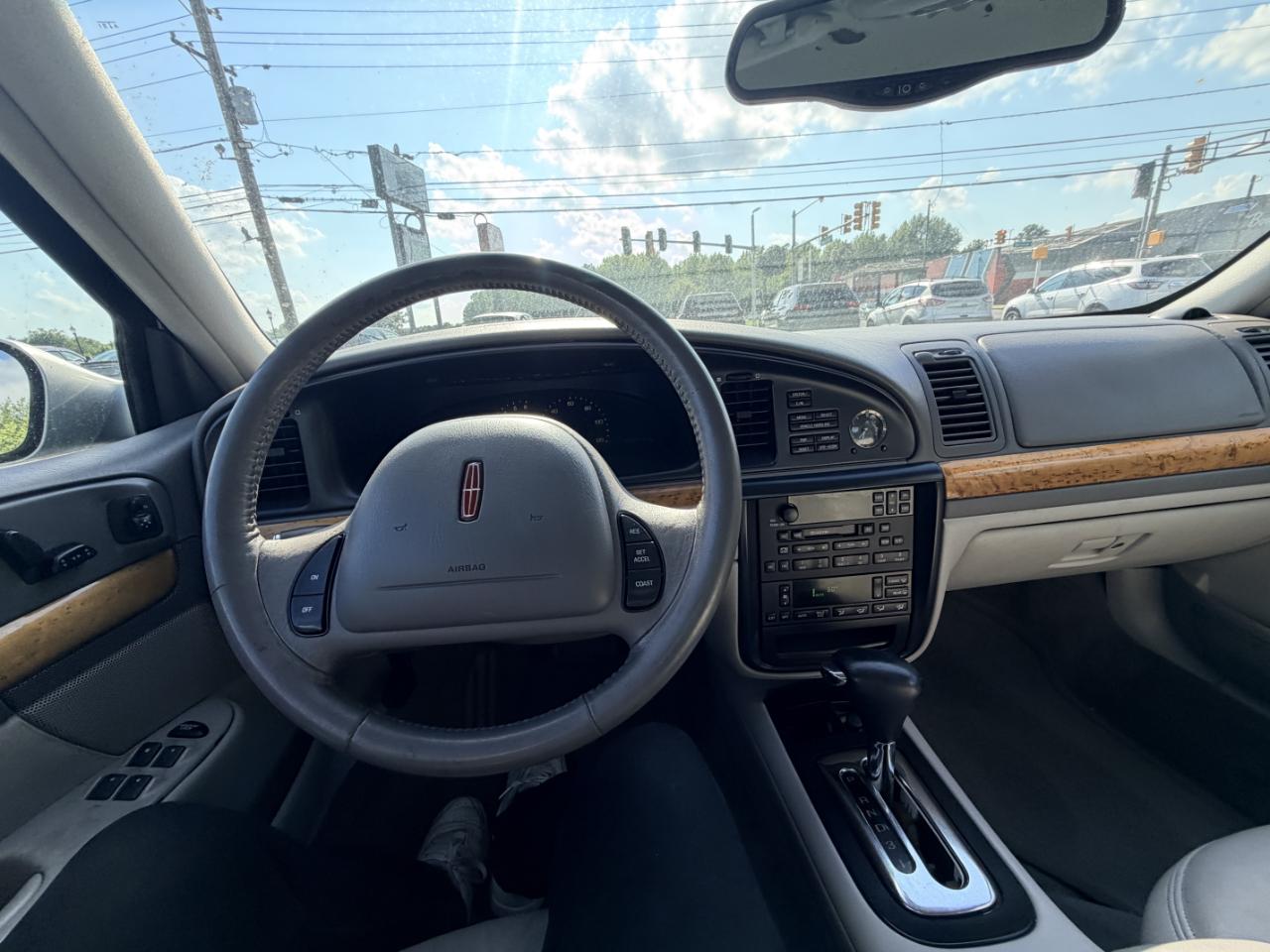 Lincoln Continental 4dr Sdn 1998