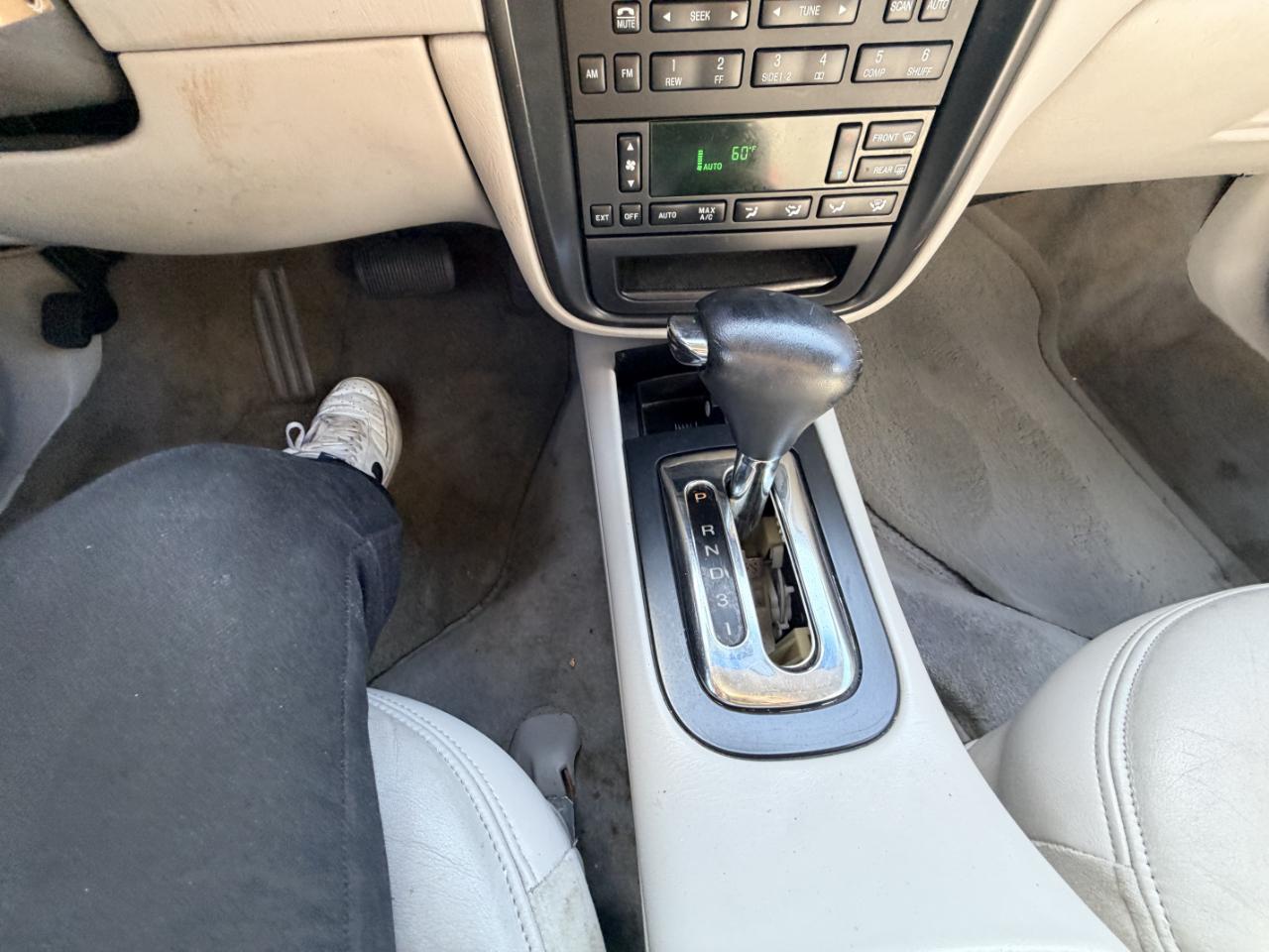 Lincoln Continental 4dr Sdn 1998