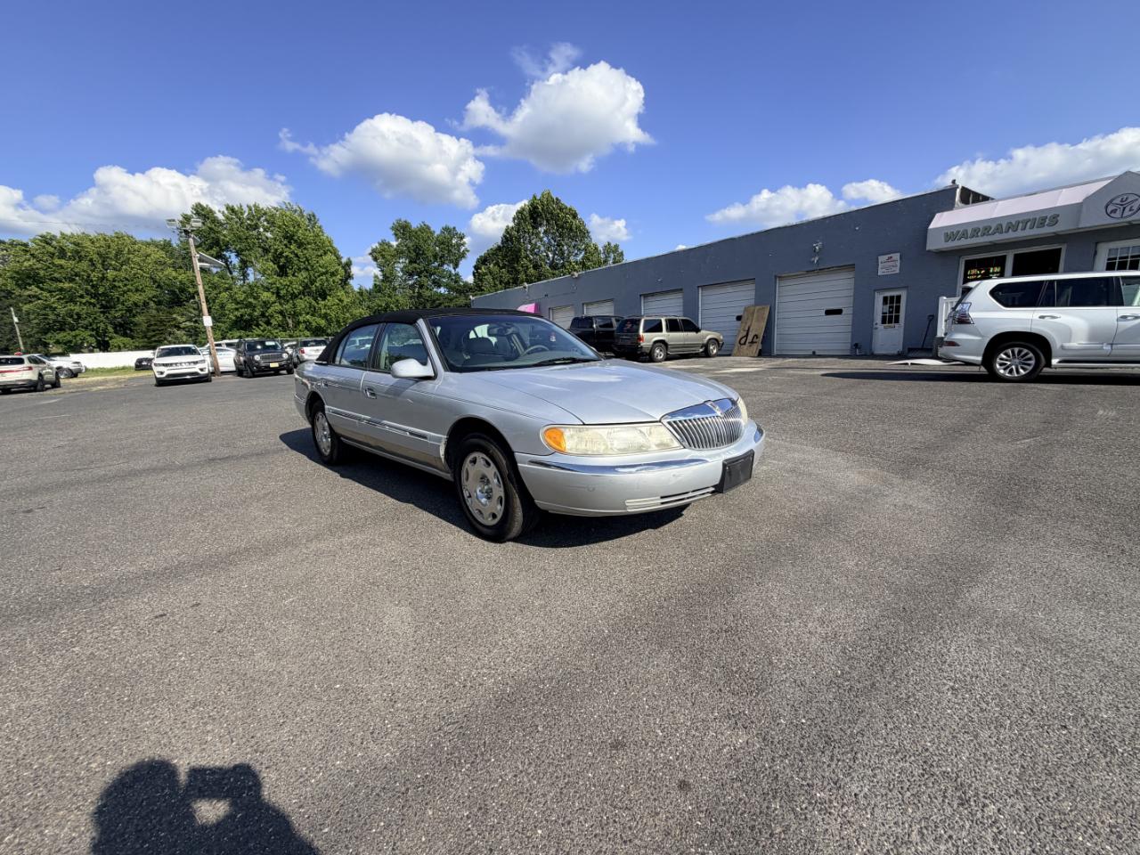 Lincoln Continental 4dr Sdn 1998