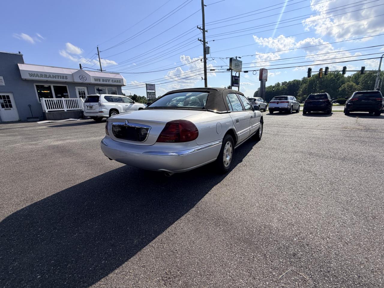 Lincoln Continental 4dr Sdn 1998