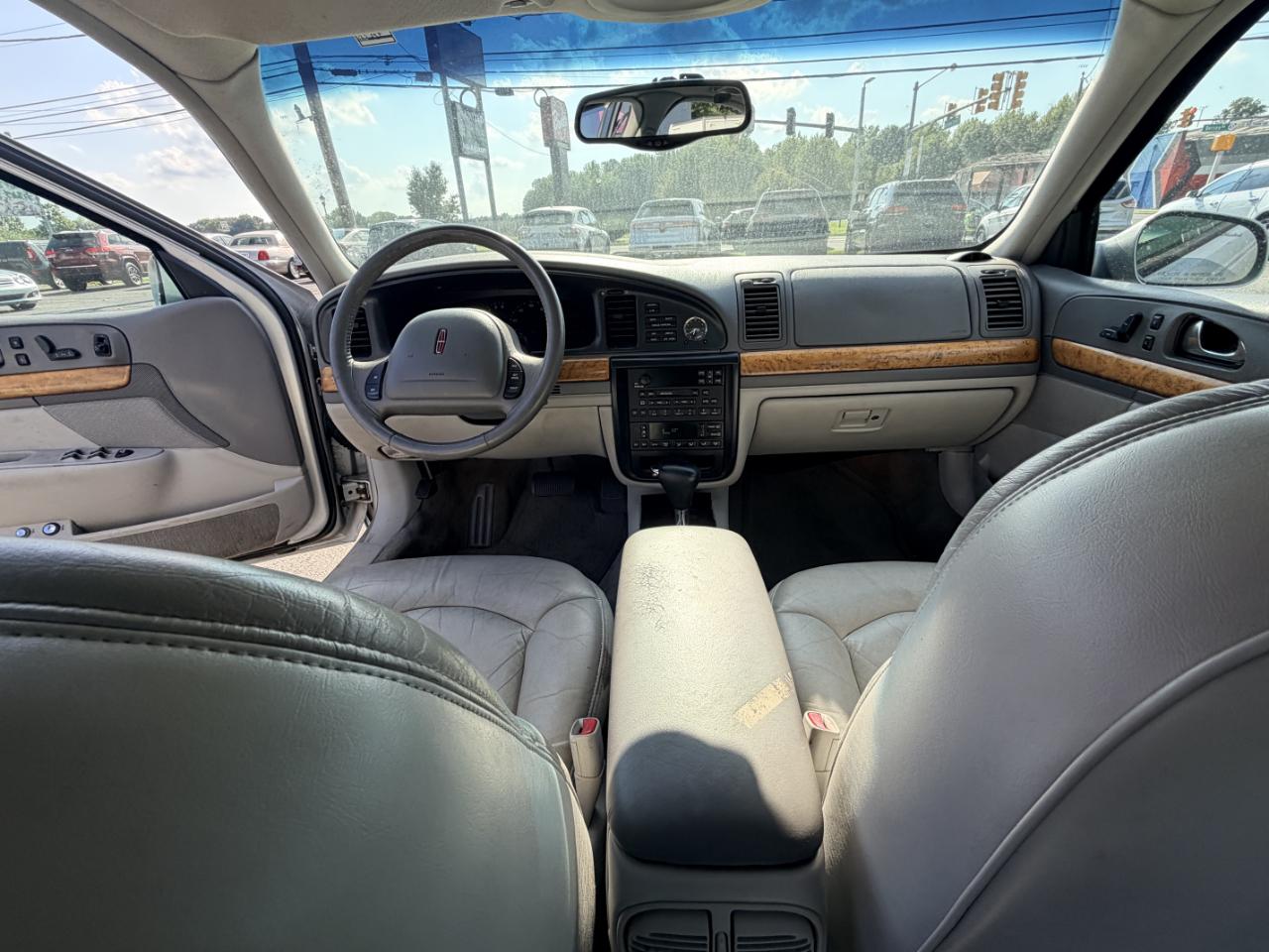 Lincoln Continental 4dr Sdn 1998