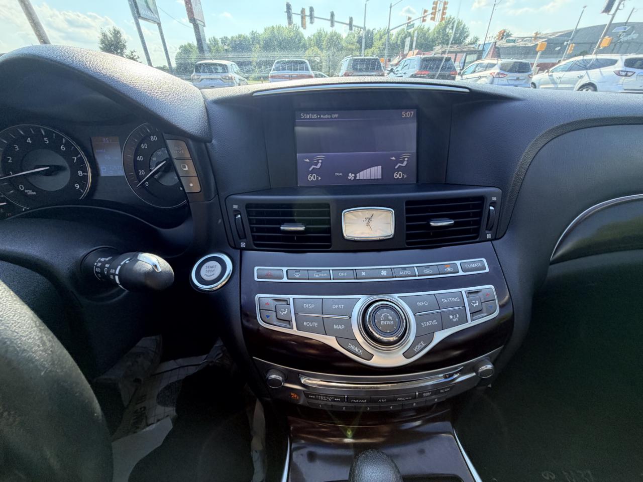 Infiniti M37 4dr Sdn AWD 2011