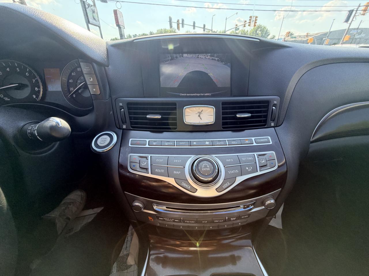 Infiniti M37 4dr Sdn AWD 2011