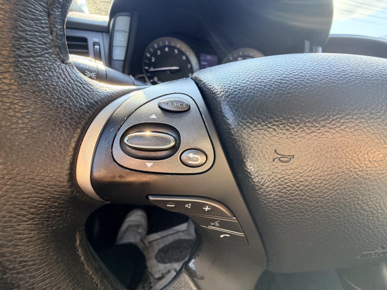 Infiniti M37 4dr Sdn AWD 2011