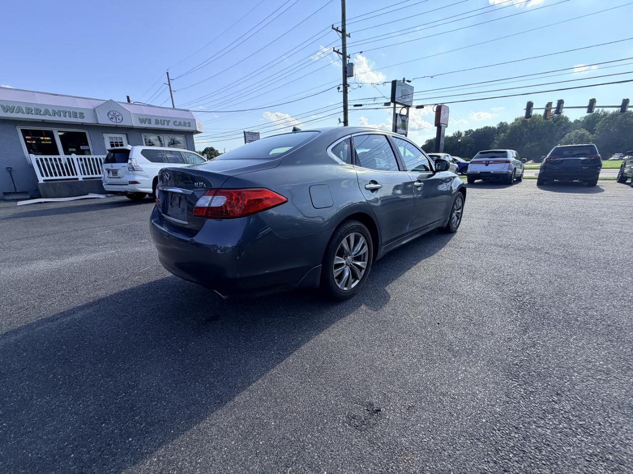 Infiniti M37 4dr Sdn AWD 2011