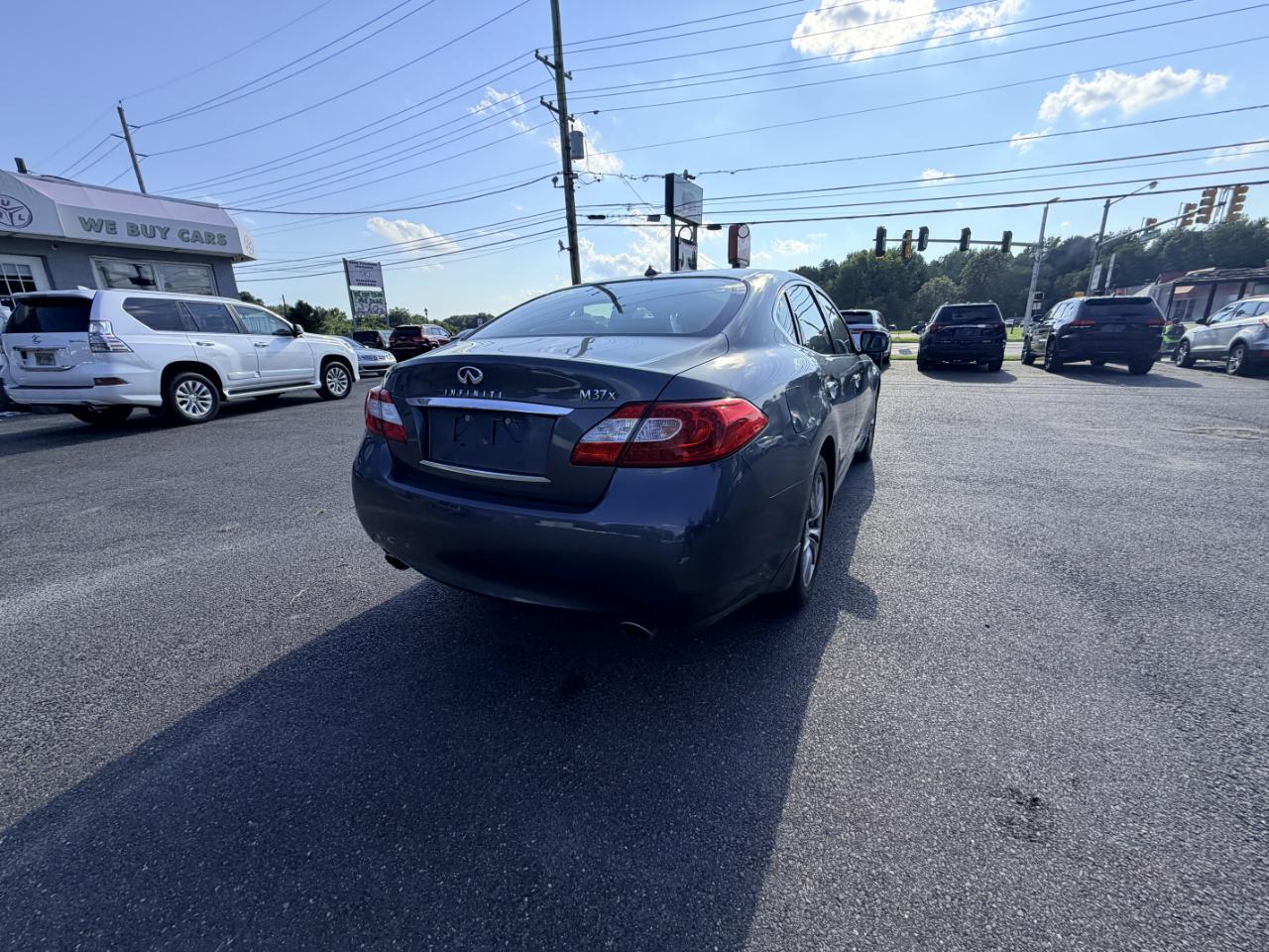 Infiniti M37 4dr Sdn AWD 2011
