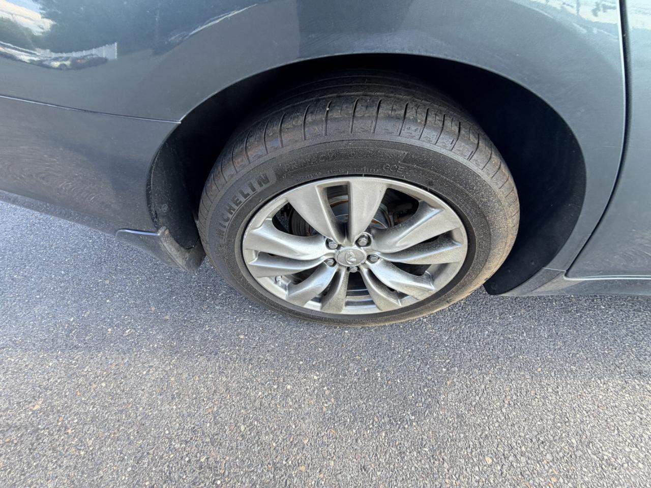 Infiniti M37 4dr Sdn AWD 2011