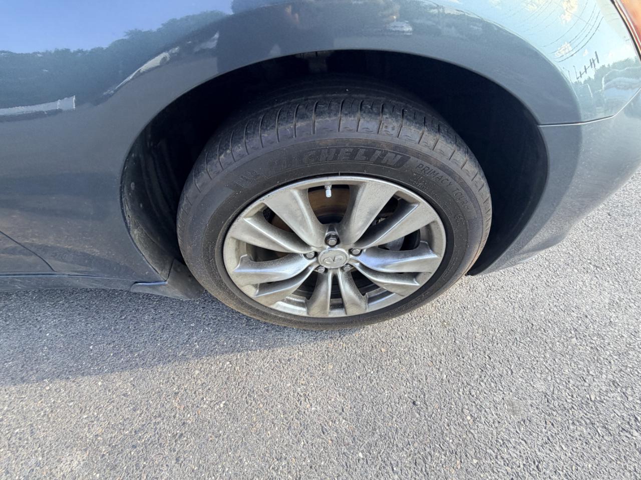 Infiniti M37 4dr Sdn AWD 2011