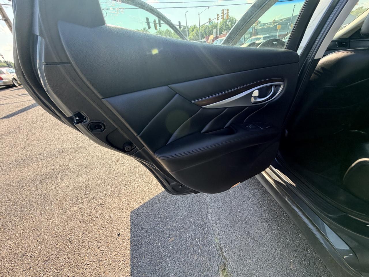 Infiniti M37 4dr Sdn AWD 2011
