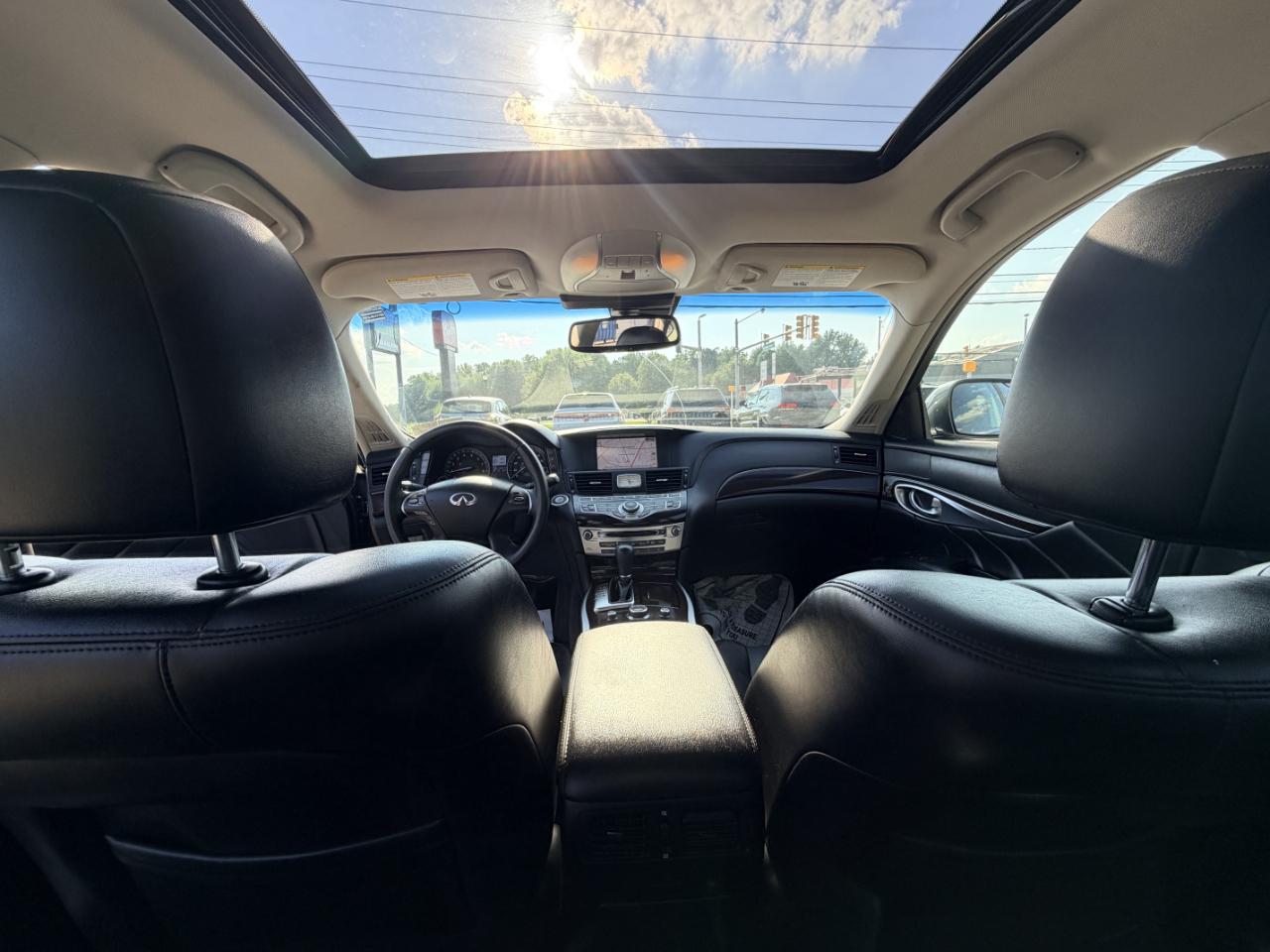 Infiniti M37 4dr Sdn AWD 2011