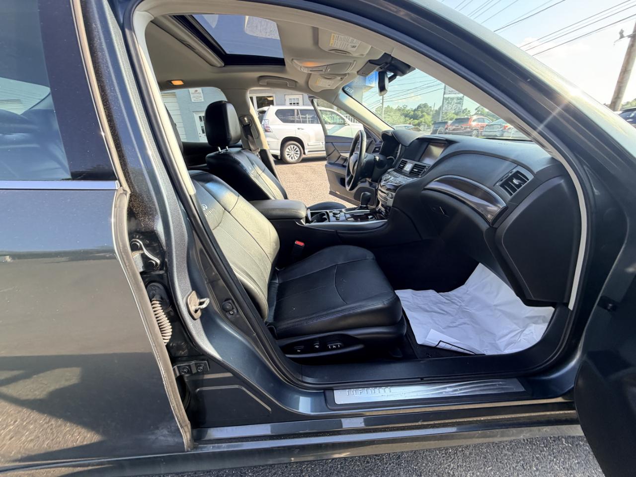 Infiniti M37 4dr Sdn AWD 2011
