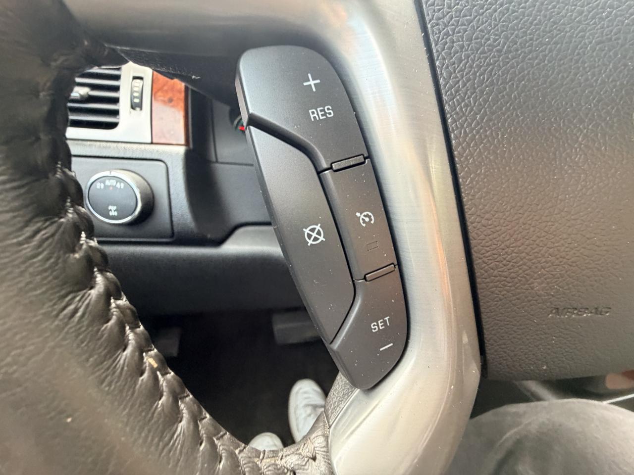 Chevrolet Tahoe 4WD 4dr 1500 LT 2013