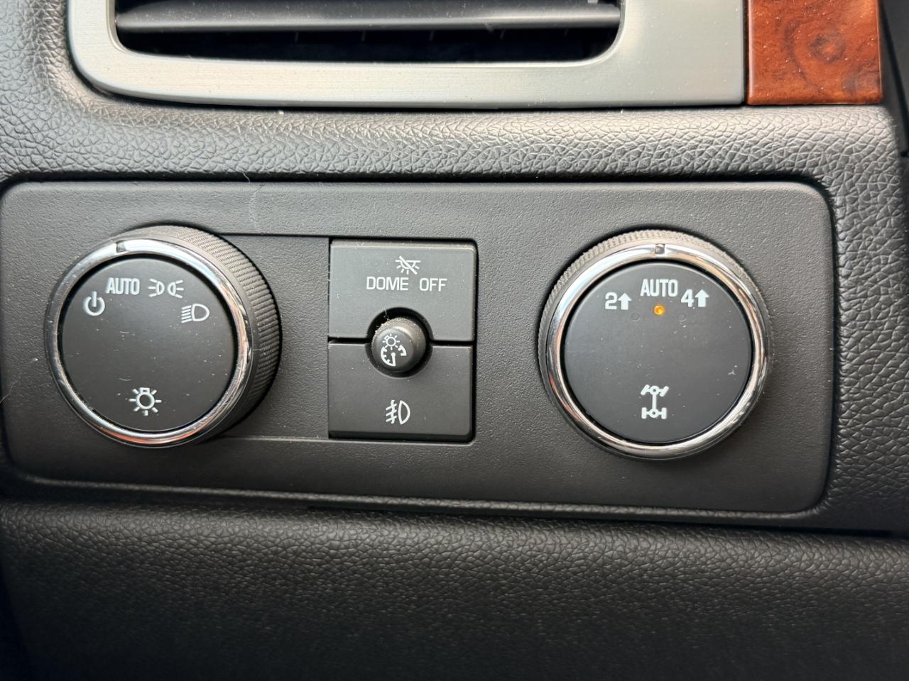 Chevrolet Tahoe 4WD 4dr 1500 LT 2013