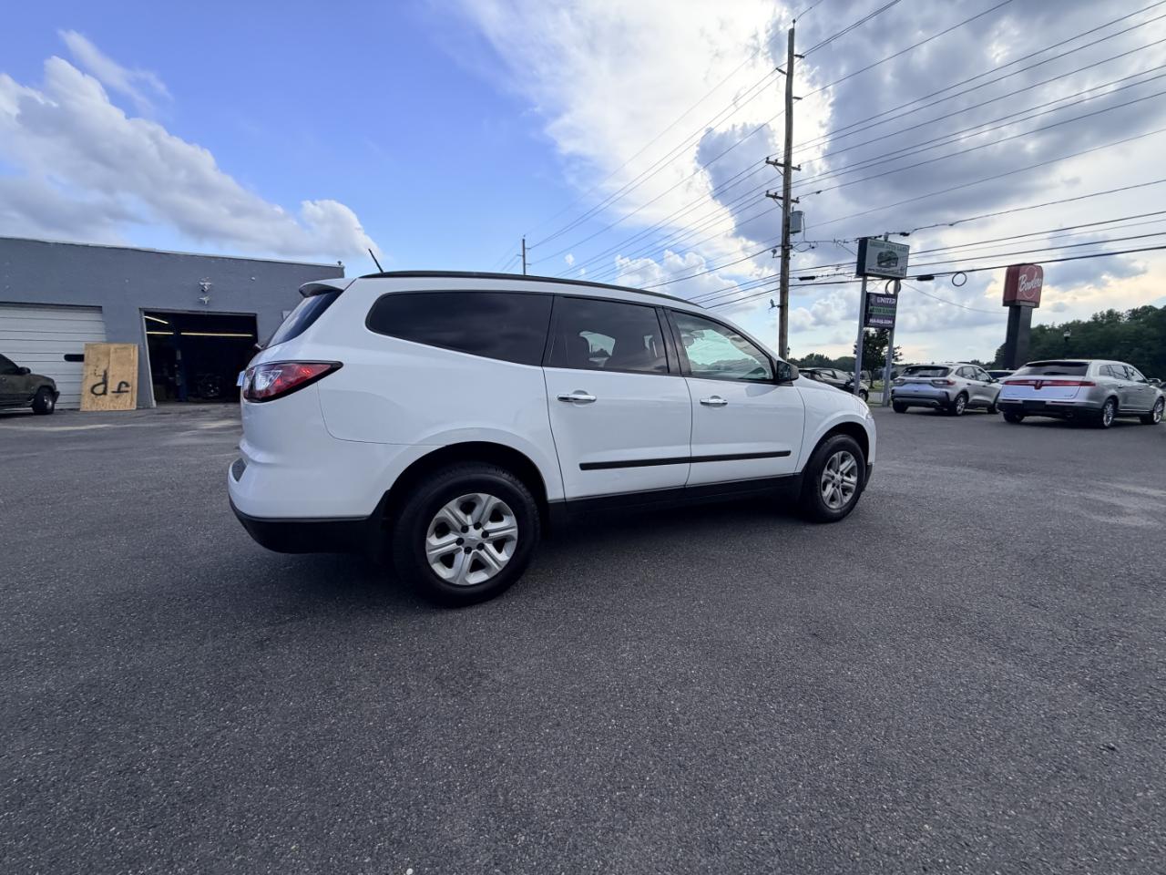 Chevrolet Traverse FWD 4dr LS w/1LS 2017