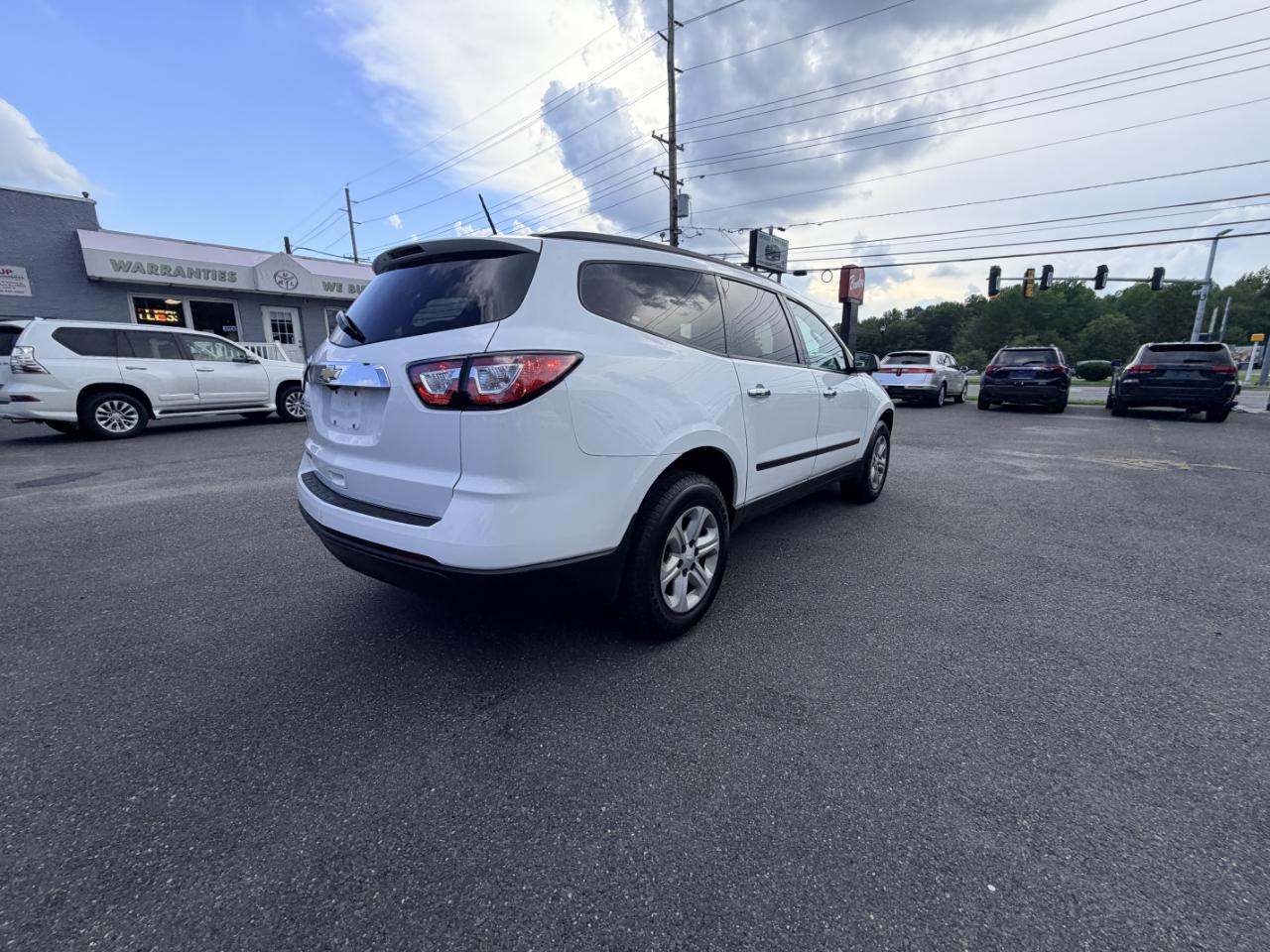 Chevrolet Traverse FWD 4dr LS w/1LS 2017