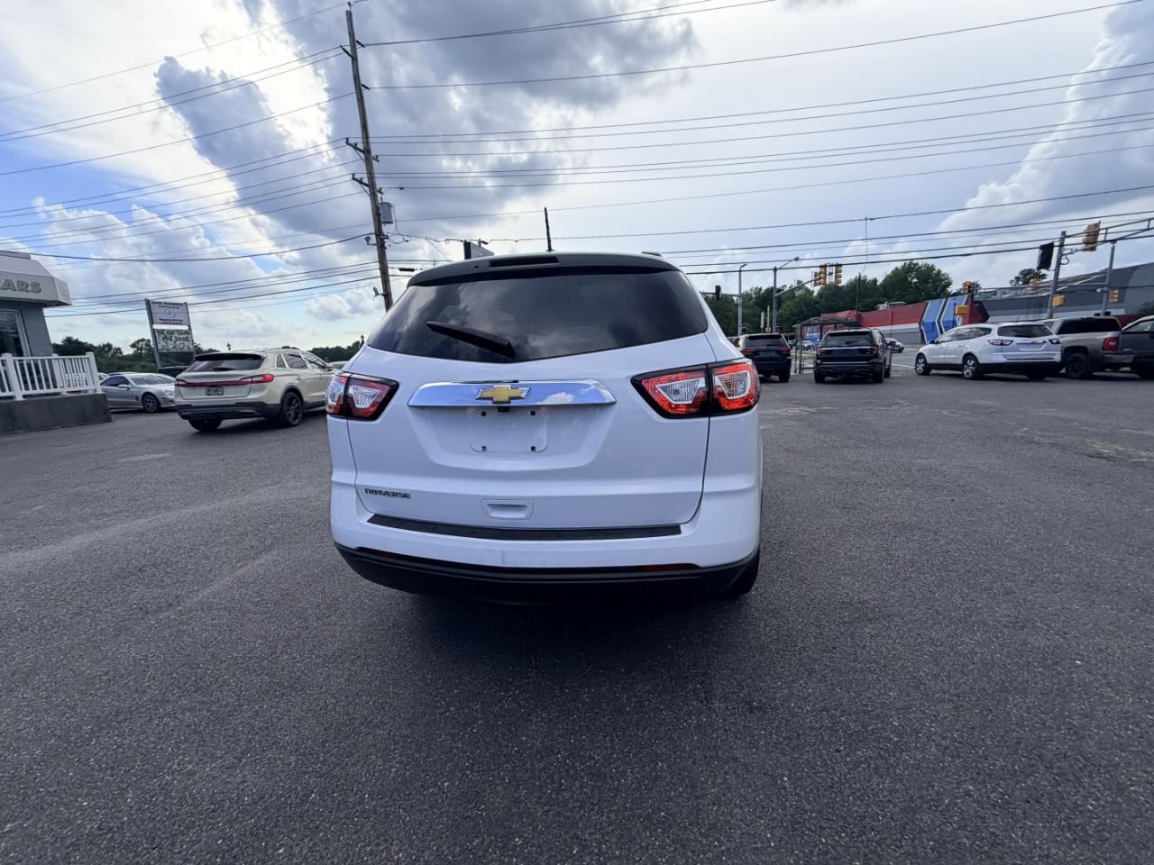 Chevrolet Traverse FWD 4dr LS w/1LS 2017