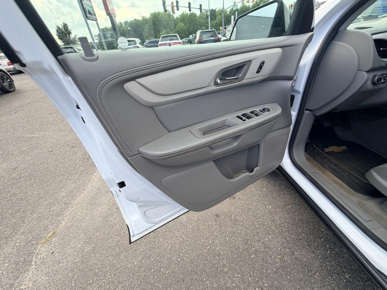 Chevrolet Traverse FWD 4dr LS w/1LS 2017