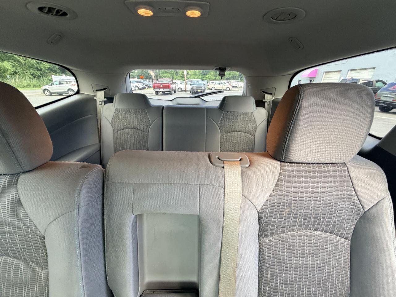 Chevrolet Traverse FWD 4dr LS w/1LS 2017
