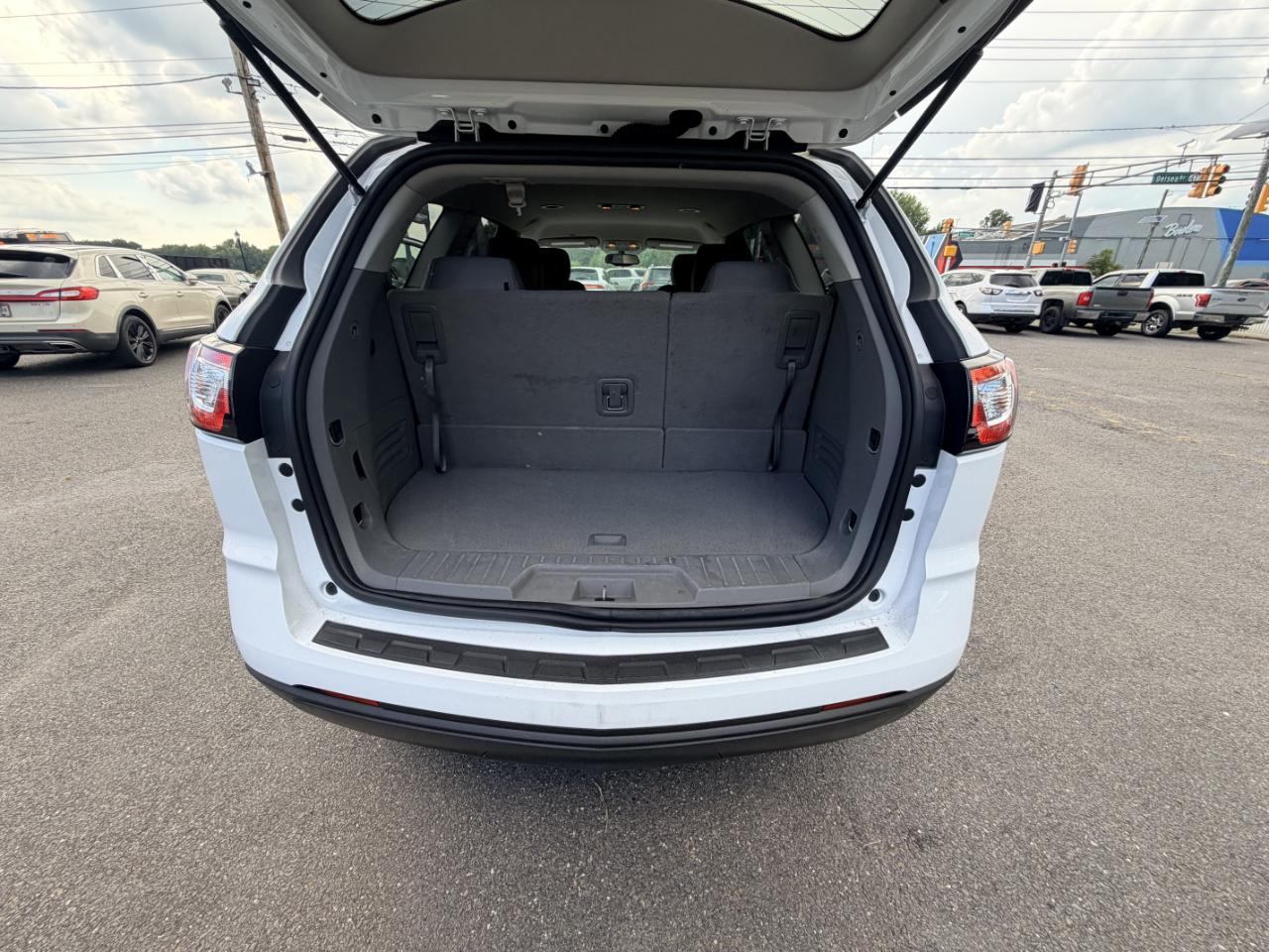 Chevrolet Traverse FWD 4dr LS w/1LS 2017