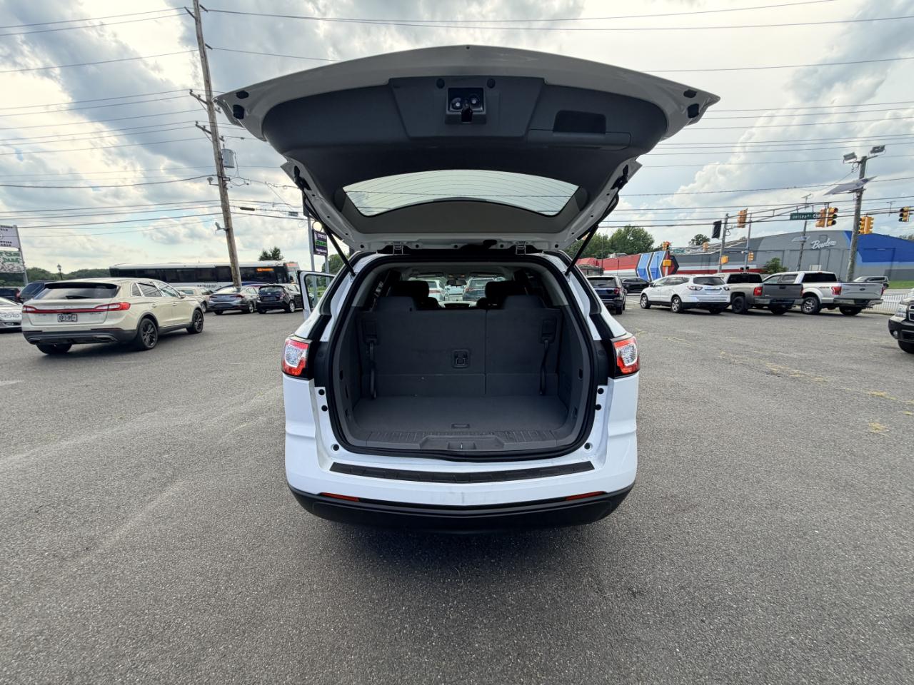 Chevrolet Traverse FWD 4dr LS w/1LS 2017