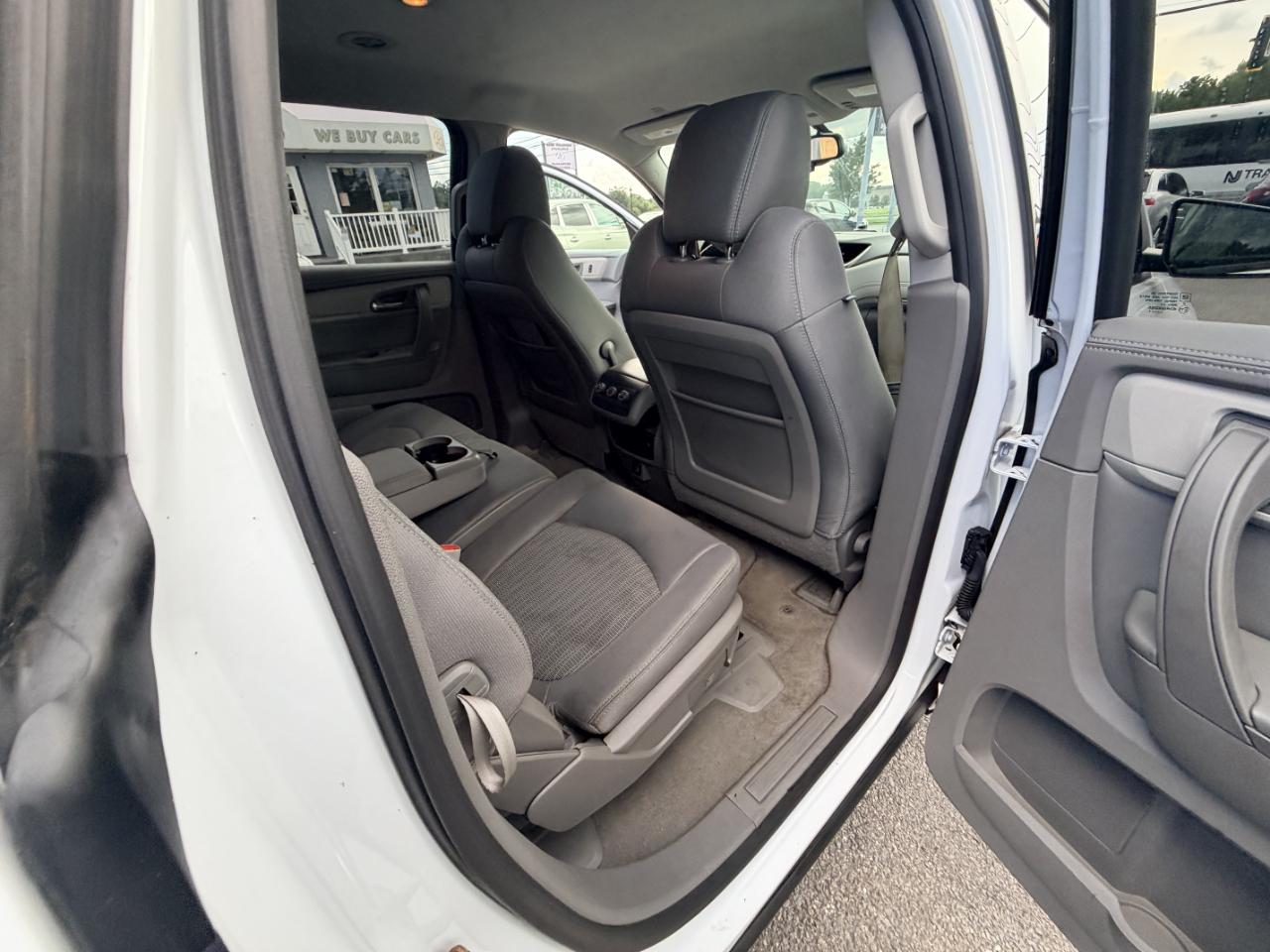 Chevrolet Traverse FWD 4dr LS w/1LS 2017