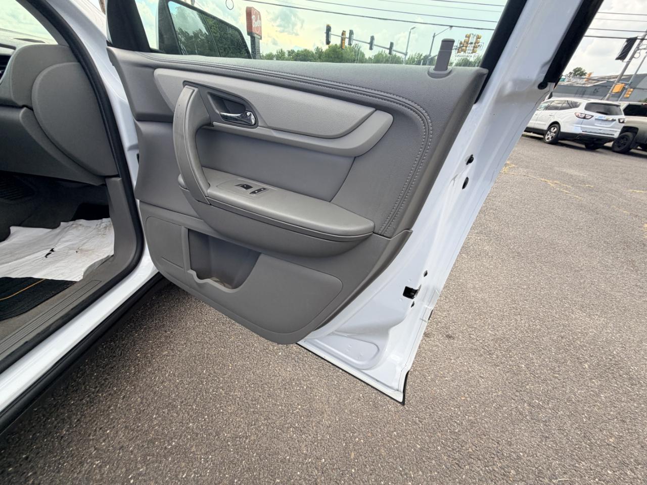 Chevrolet Traverse FWD 4dr LS w/1LS 2017