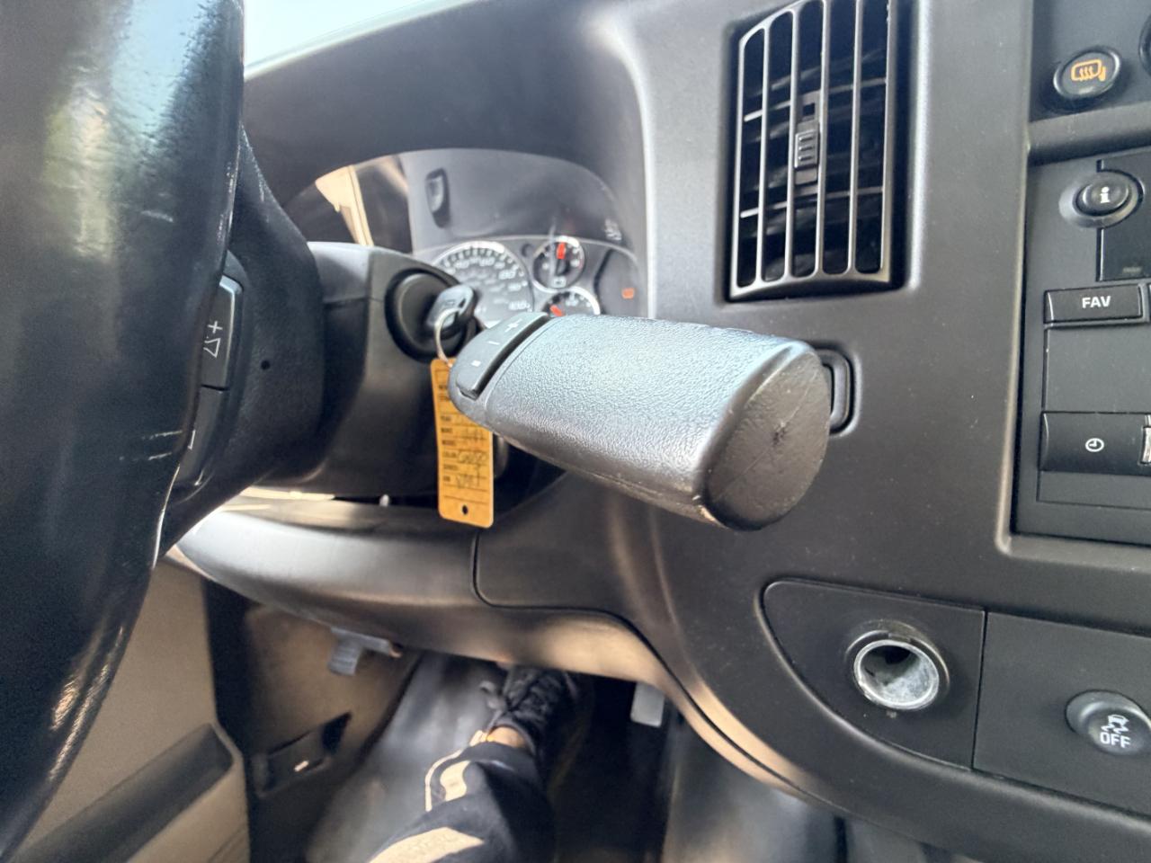 Chevrolet Express Cargo Van RWD 3500 135" 2019