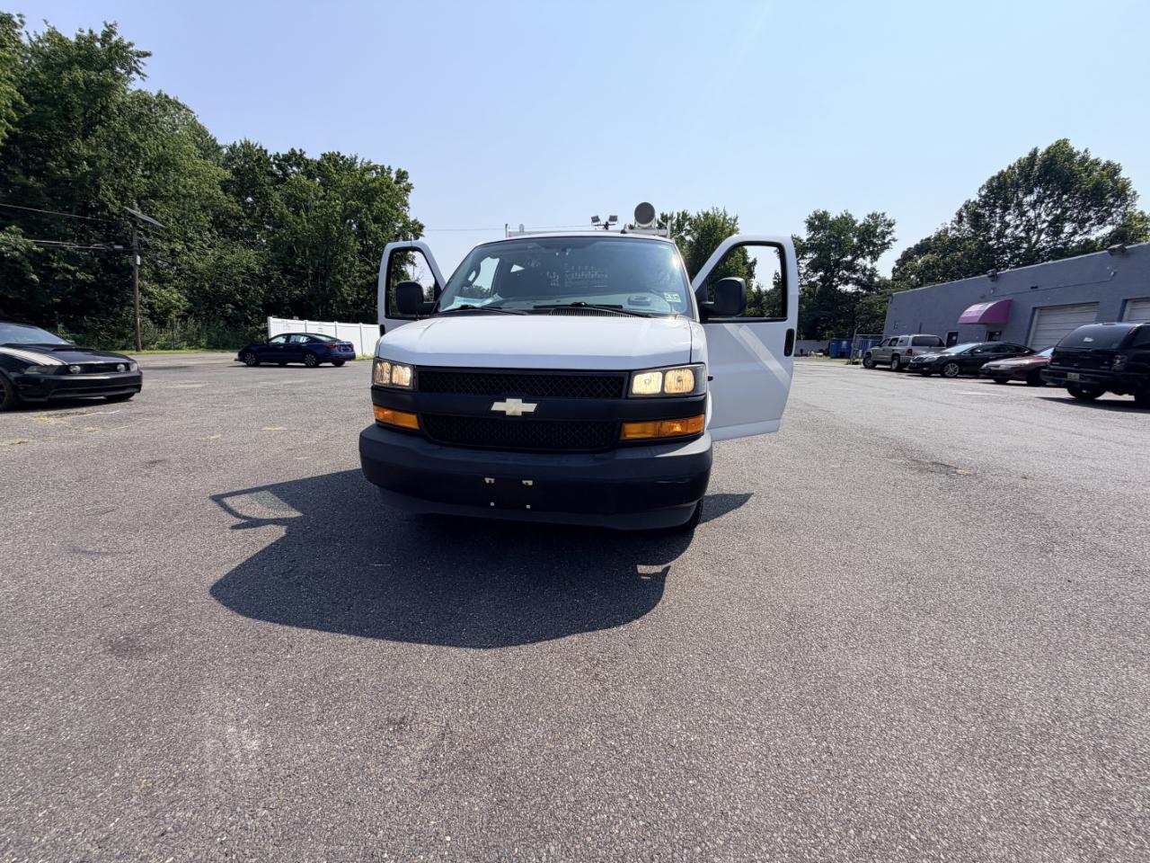Chevrolet Express Cargo Van RWD 3500 135" 2019