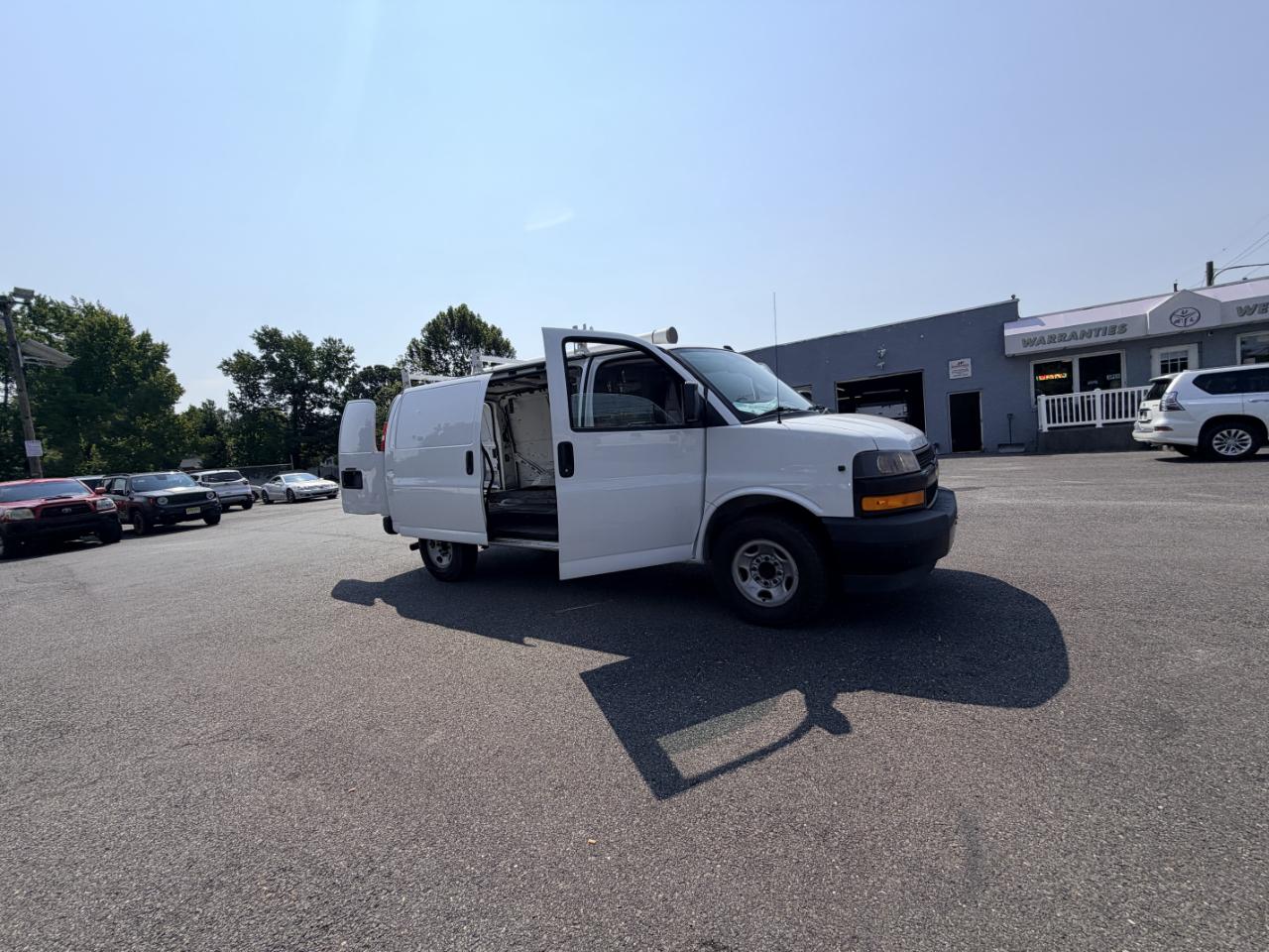Chevrolet Express Cargo Van RWD 3500 135" 2019