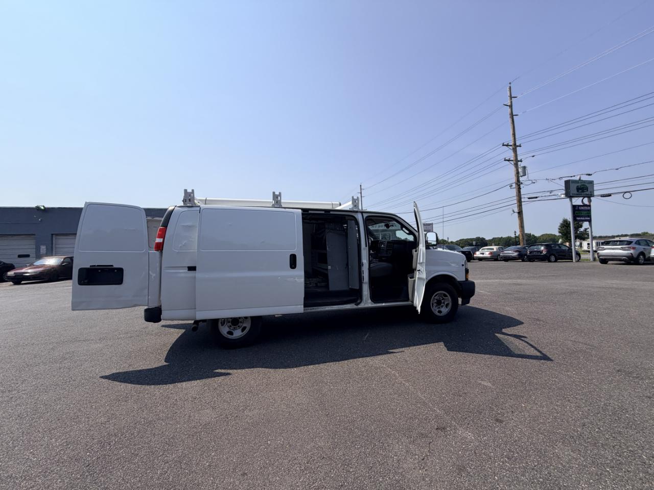 Chevrolet Express Cargo Van RWD 3500 135" 2019
