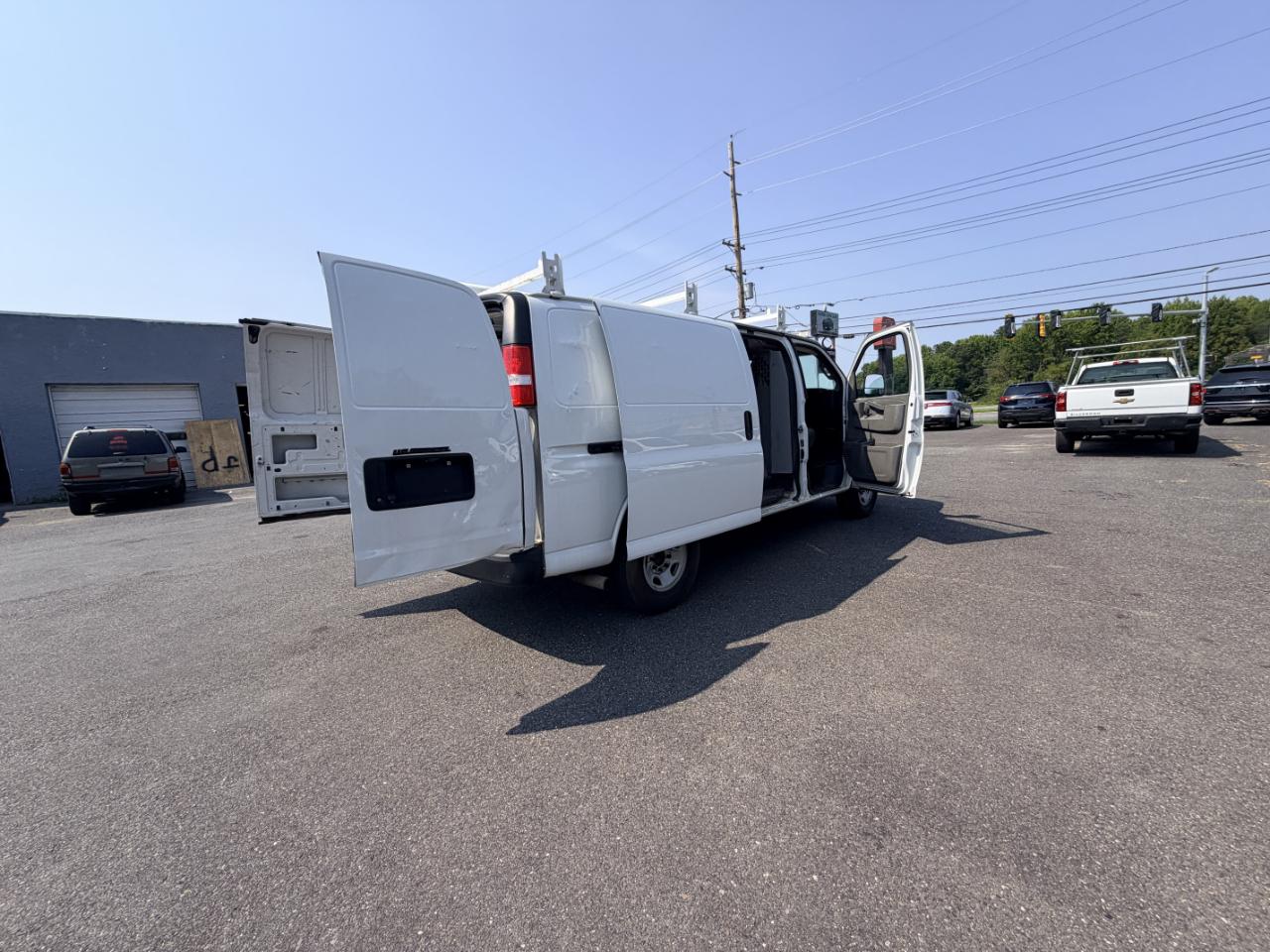 Chevrolet Express Cargo Van RWD 3500 135" 2019