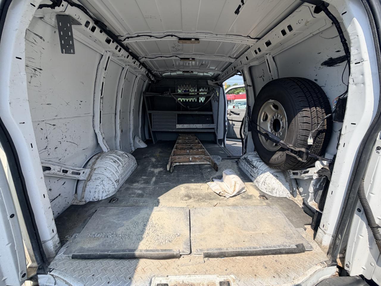 Chevrolet Express Cargo Van RWD 3500 135" 2019