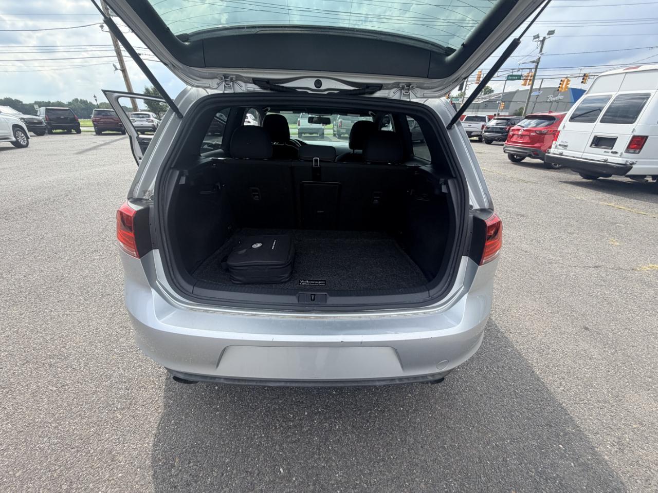 Volkswagen Golf GTI 2dr HB Man SE 2016