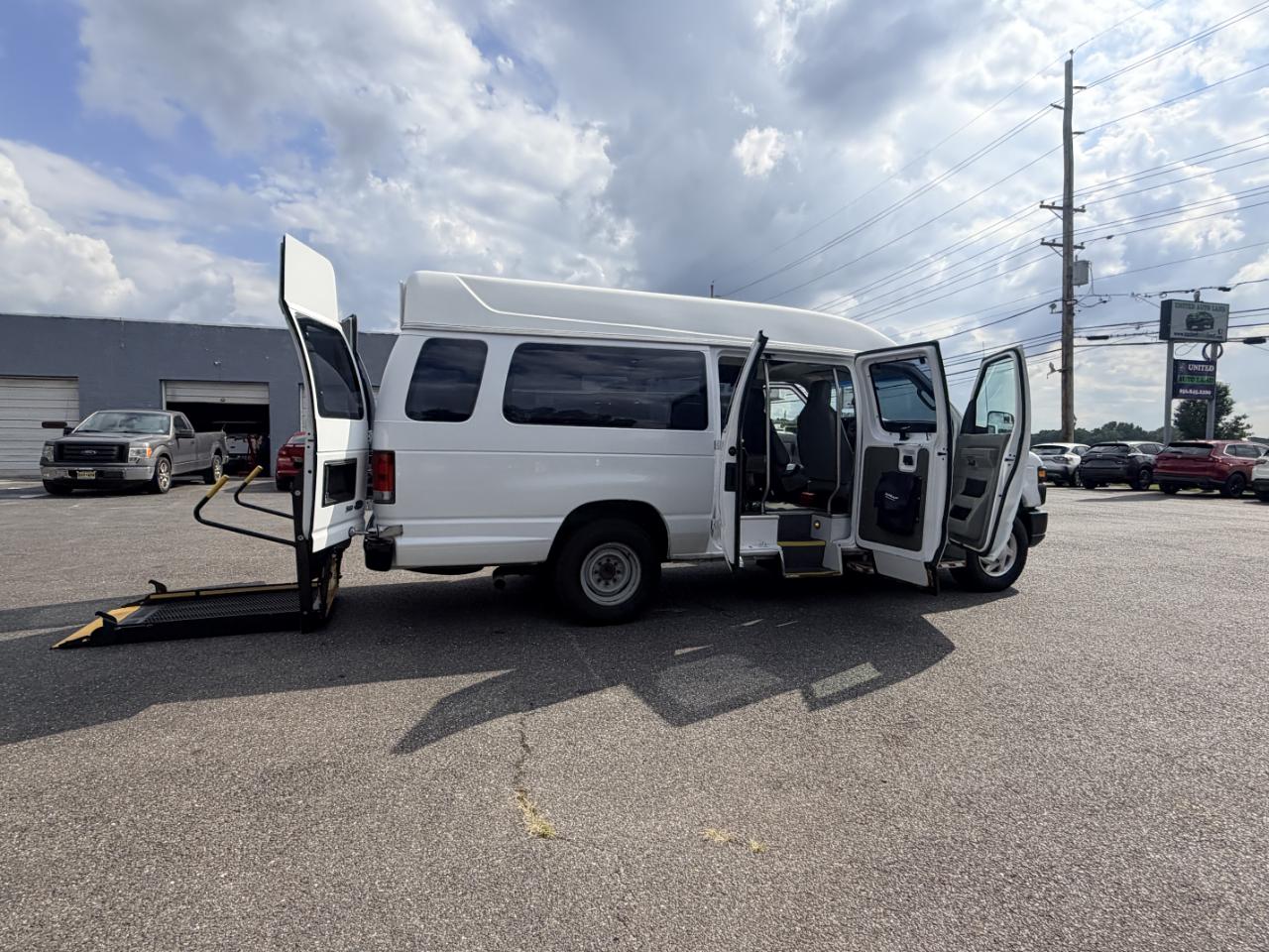 Ford Econoline Cargo Van E-350 Super Duty Ext Recreational 2014
