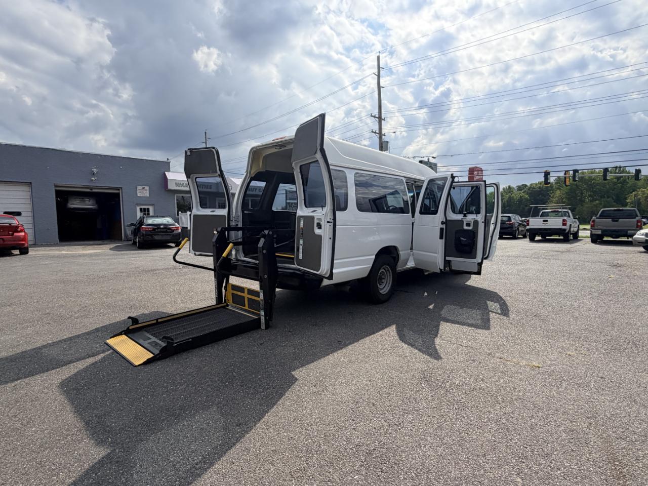 Ford Econoline Cargo Van E-350 Super Duty Ext Recreational 2014