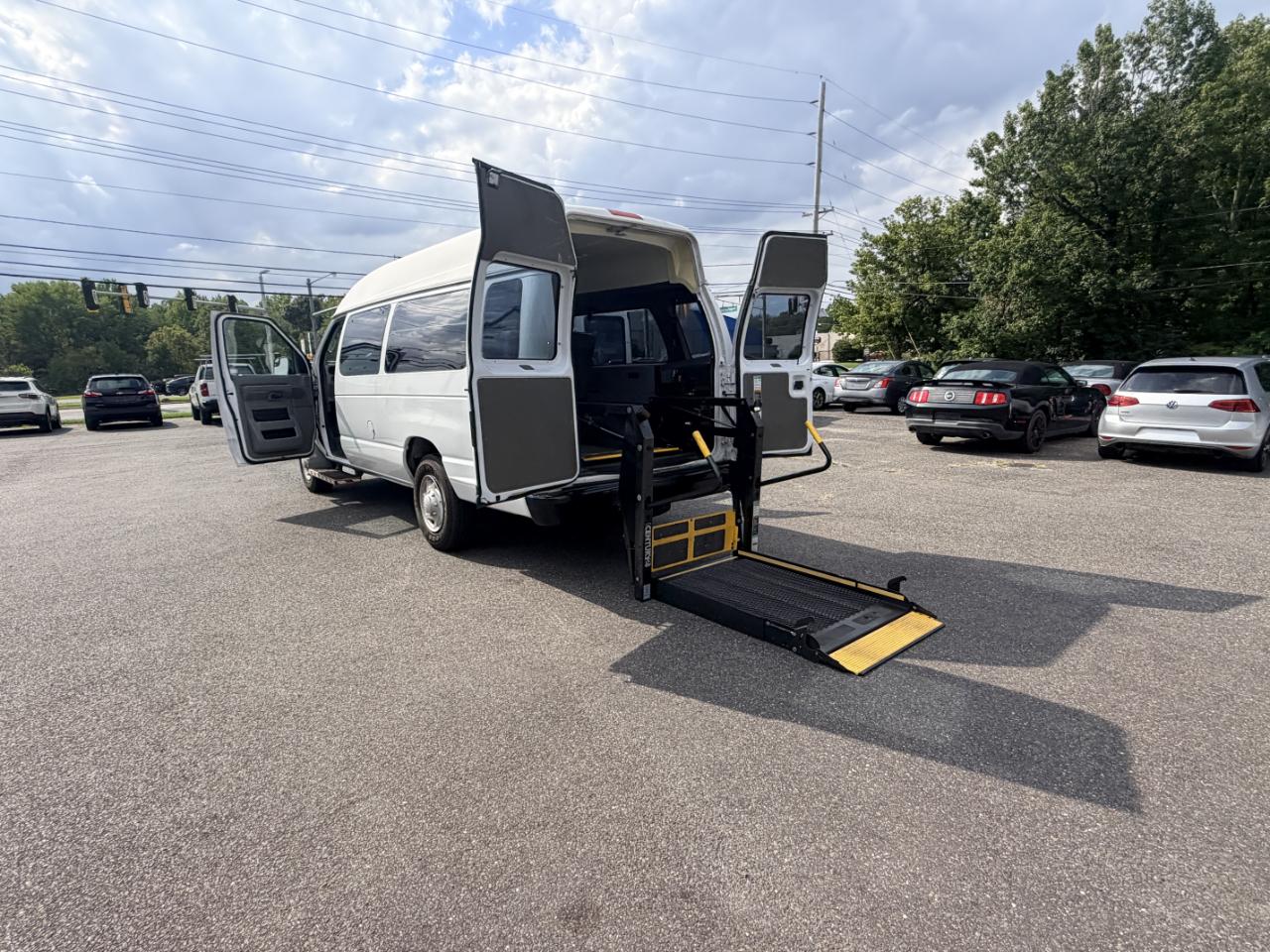 Ford Econoline Cargo Van E-350 Super Duty Ext Recreational 2014