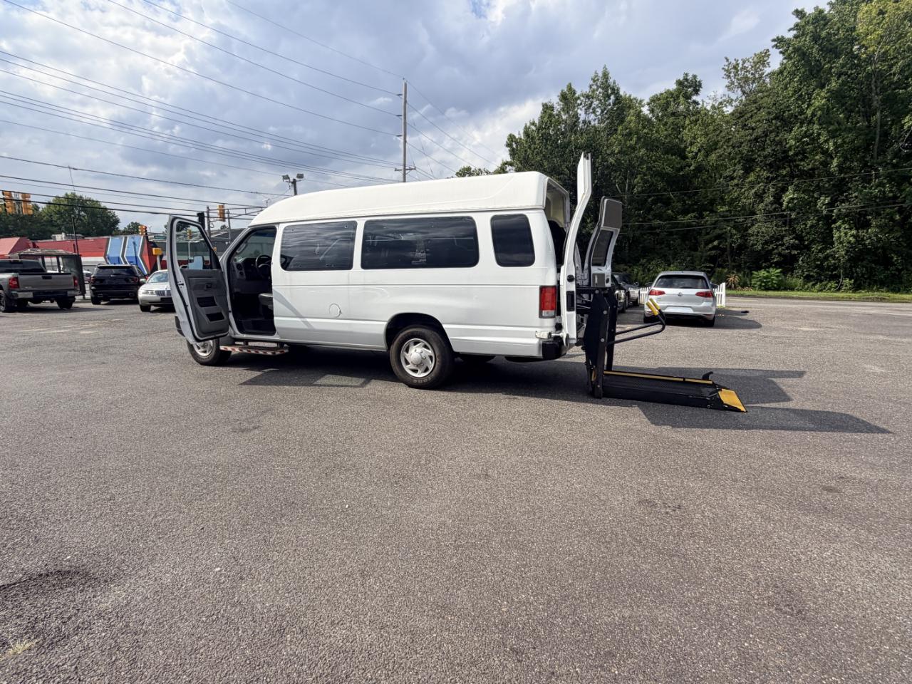 Ford Econoline Cargo Van E-350 Super Duty Ext Recreational 2014